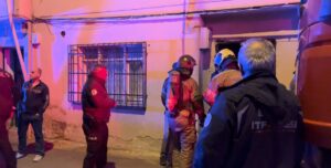 Edinilen bilgiye göre, yangın gece saatlerinde elektrik kontağından başladı. Kısa