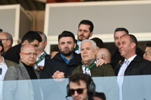Bursaspor Başkanı Enes Çelik’in açıklaması şöyle; “Rabbime şükürler olsun, bu