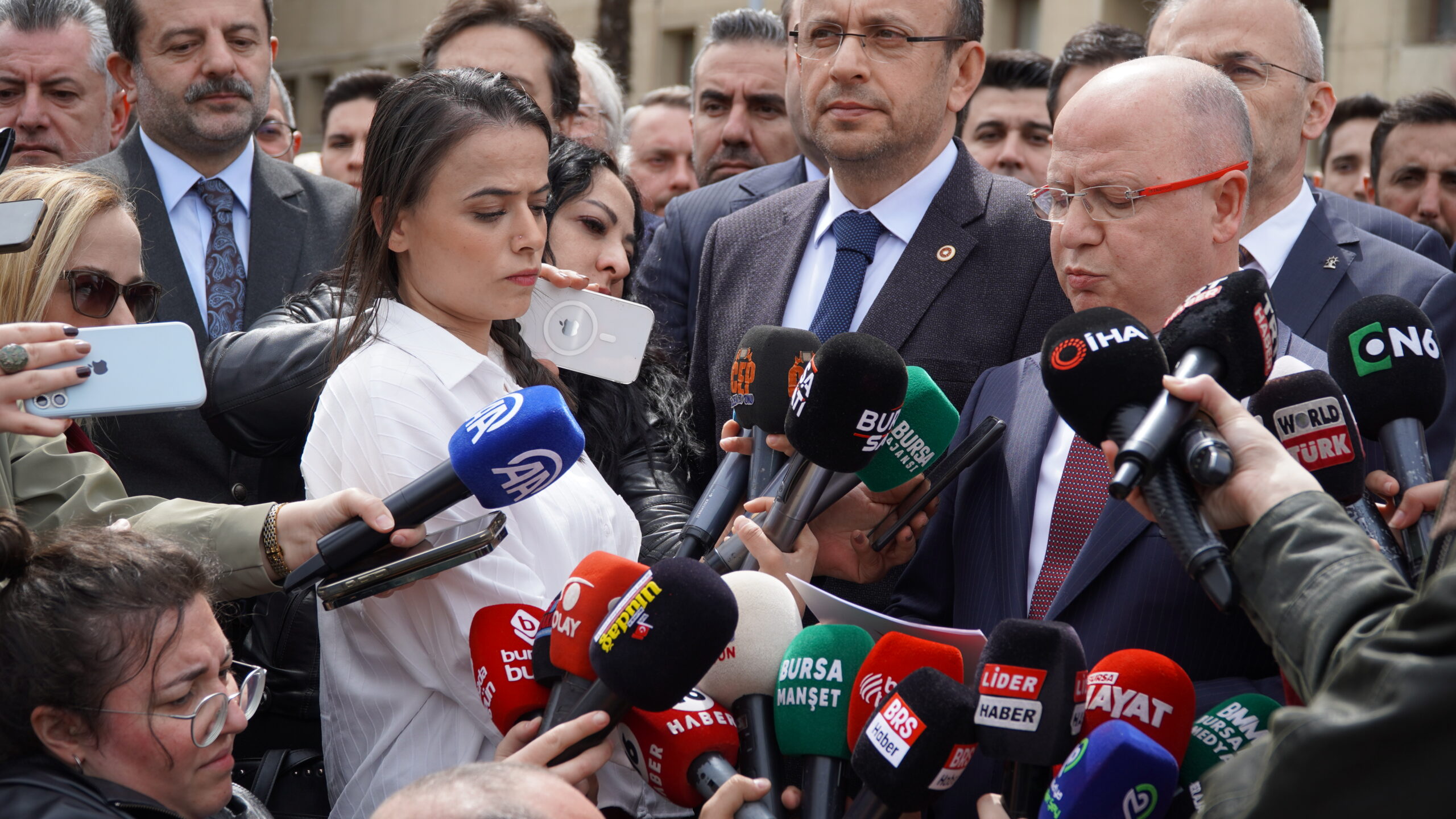 Gürkan, özellikle Bursa Büyükşehir Belediye Başkanı Mustafa Bozbey’i hedef alarak,