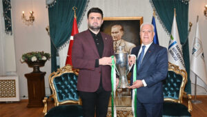 Bursaspor Başkanı Enes Çelik ve yönetim kurulu üyeleri, 3. Lig