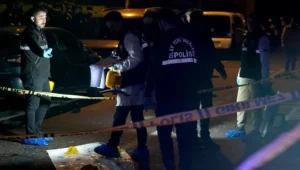 İstanbul Bağcılar’da Yüzyıl Mahallesi 2177 Sokak’ta dün saat: 23:30 sıralarında