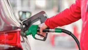 Petrol fiyatlarında gerileme akaryakıt fiyatlarına yansıdı. Benzinin litre satış fiyatına
