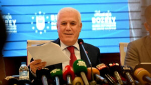 Atatürk Kapalı Spor Salonu’nun bir hikayesini olduğuna dikkat çeken Başkan