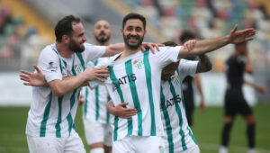 Bursaspor, yeni sezonda forma ve ürün tedarikçisi Puma ile devam