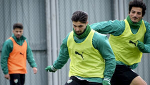 Bursaspor, deplasmanda Artvin Hopaspor ile oynayacağı maçın hazırlıklarına Teknik Direktör