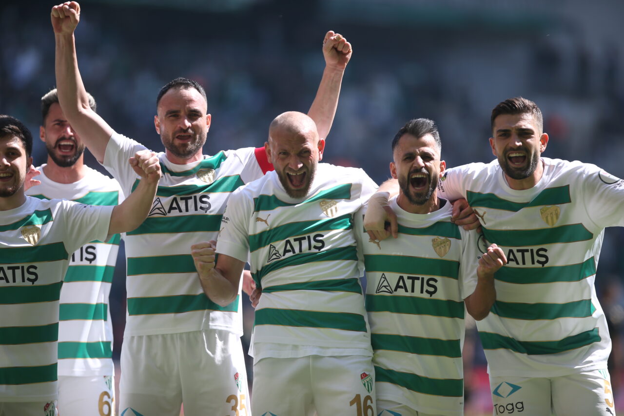 Bursaspor Başkanı Enes Çelik’in açıklaması şöyle, Değerli Bursasporlular 13 Nisan