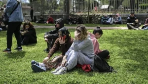 Marmara Denizi 6,2 büyüklüğünde depremle sarsıldı. Deprem İstanbul ve çevre