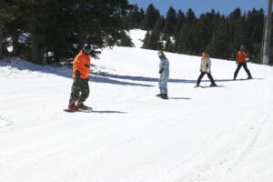 Türkiye Kayak ve Snowboard Öğretmenleri Derneği Üyesi Ender Kızılırmak, “Uludağ’ın