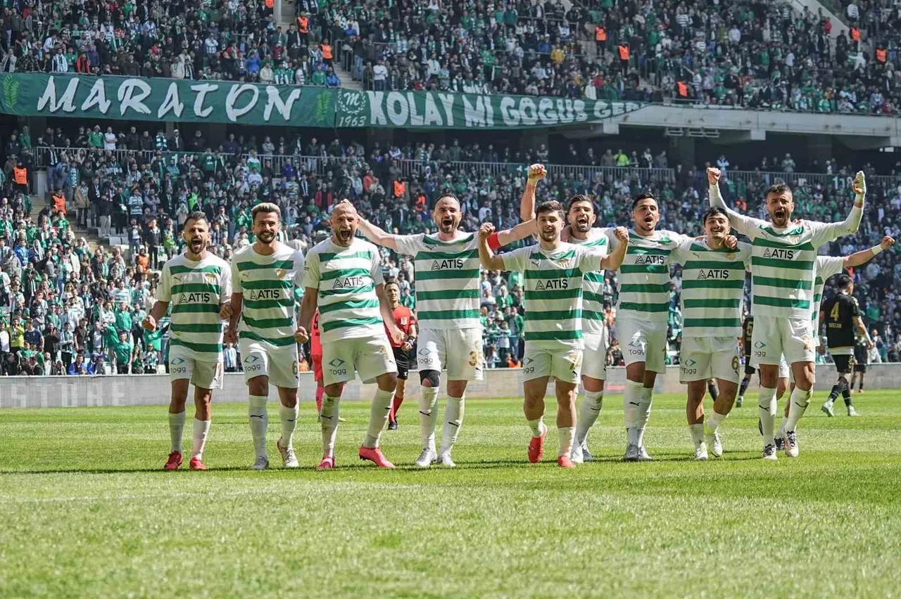İddialara göre Bursaspor’un Hopaspor ile oynayacağı şampiyonluk maçı İstanbul’da oynanacak.