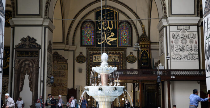 Bursa’nın simgesi Ulu Cami’de dijital dönüşüm!