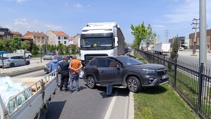 İnegöl’de TIR’la cip çarpıştı: 1 yaralı