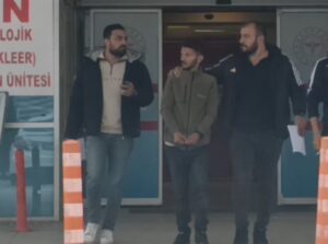 Olay, dün gece 23.30 sıralarında Osmaniye Mahallesi’ndeki bir kafede meydana