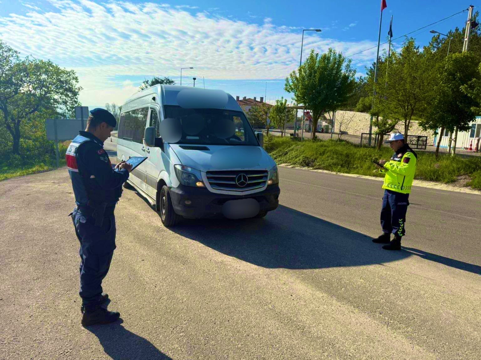 Yapılan uygulamalarda 62 metruk bina, 313 okul çevresi ve 114