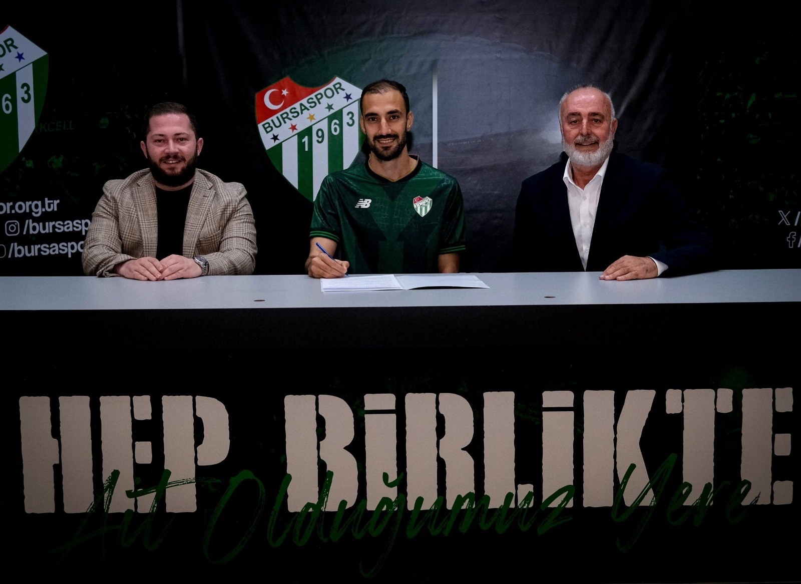 Bursaspor Kulübü, sosyal medya hesaplarından yaptığı açıklamayla Gençlerbirliği ile şampiyonluk