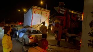 Kaza, Bursa otobanı Görükle mevkiinde meydana geldi. Sürücüsü henüz öğrenilemeyen