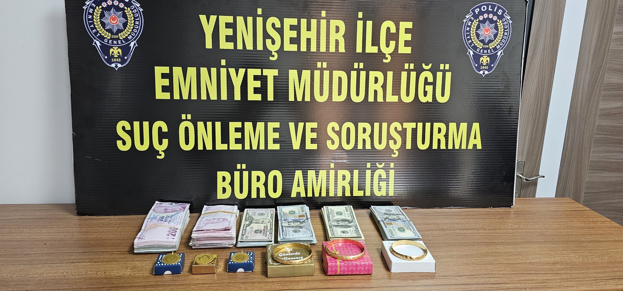 Olay, Bursa’nın Yenişehir ilçesinde meydana geldi. Evinin soyulduğunu emniyete bildiren