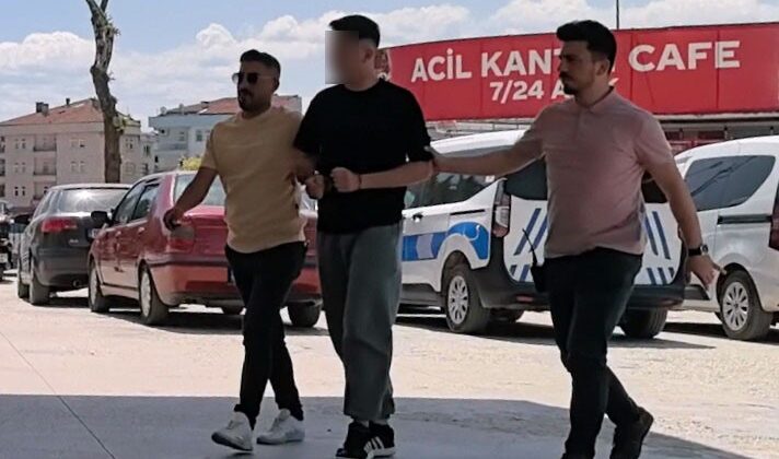 Alacak verecek kavgasında kan aktı.