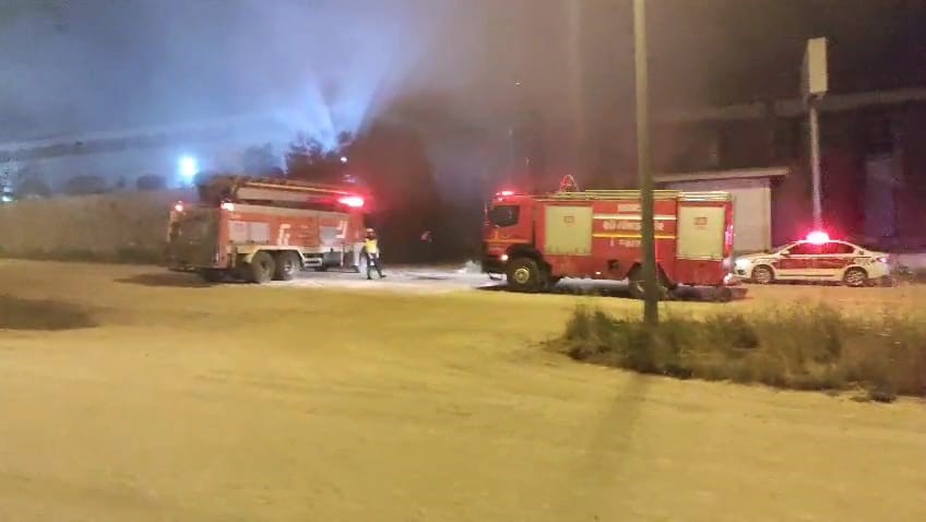 Yangın, saat 22.30 sıralarında Hamzabey Mahallesi’nde İnegöl Mobilya İhtisas Organize