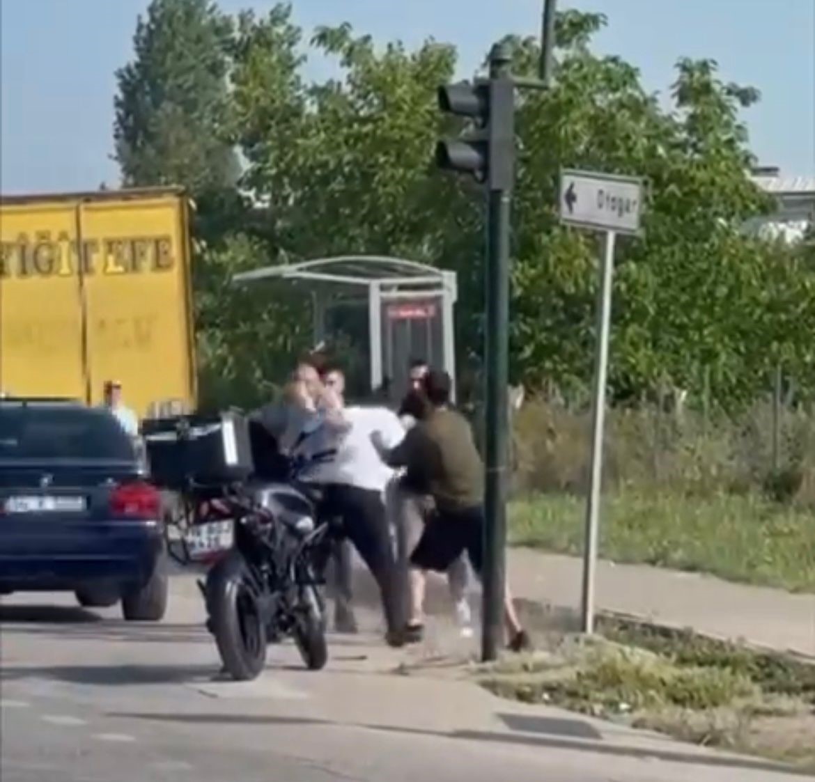 Olay sabah saatlerinde yoğun trafik akışının yaşandığı Osmangazi ilçesi 11
