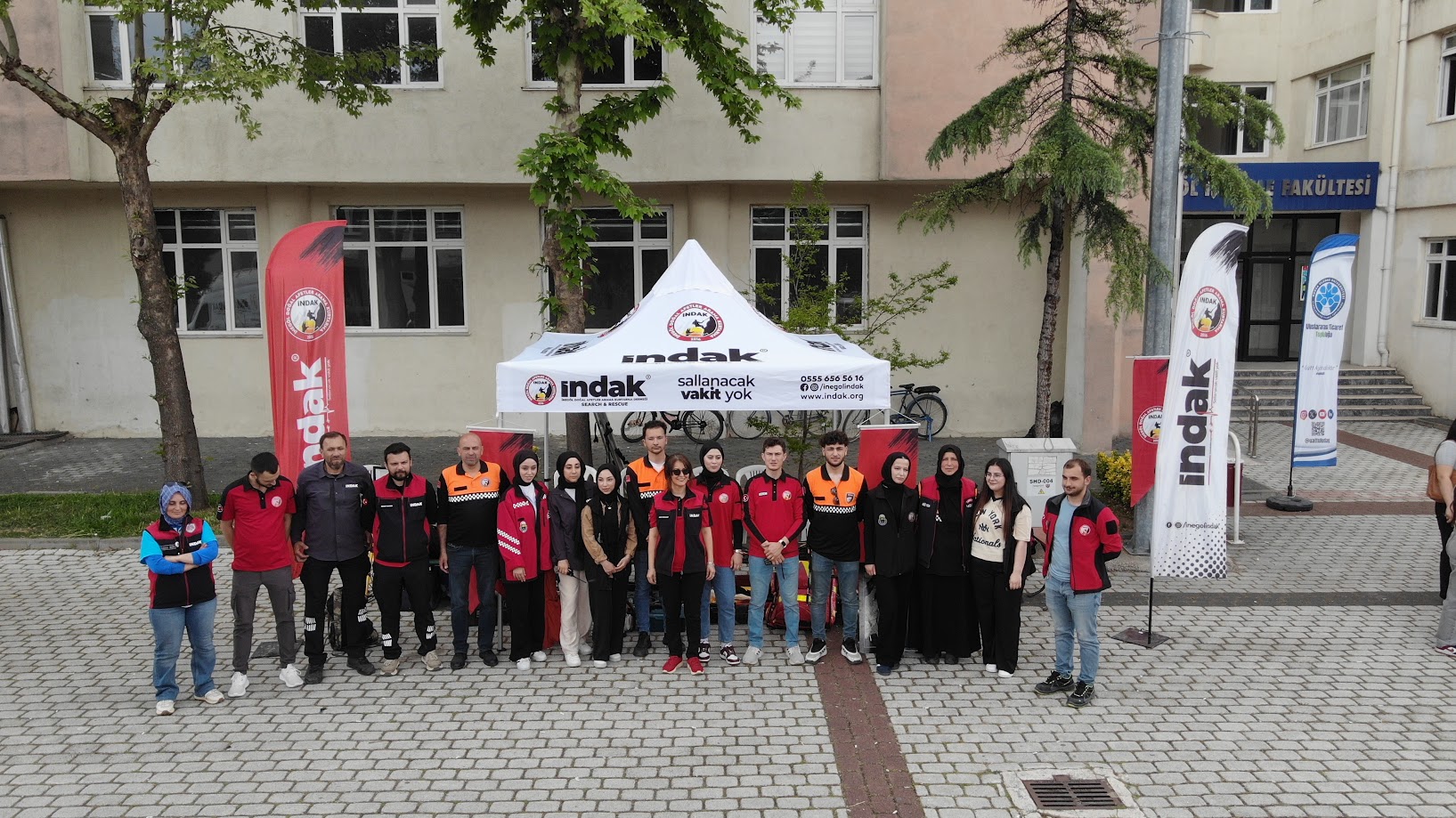 İnegöl Doğal Afetler Arama Kurtarma Derneği (İNDAK) gönüllüleriyle birlikte İşletme