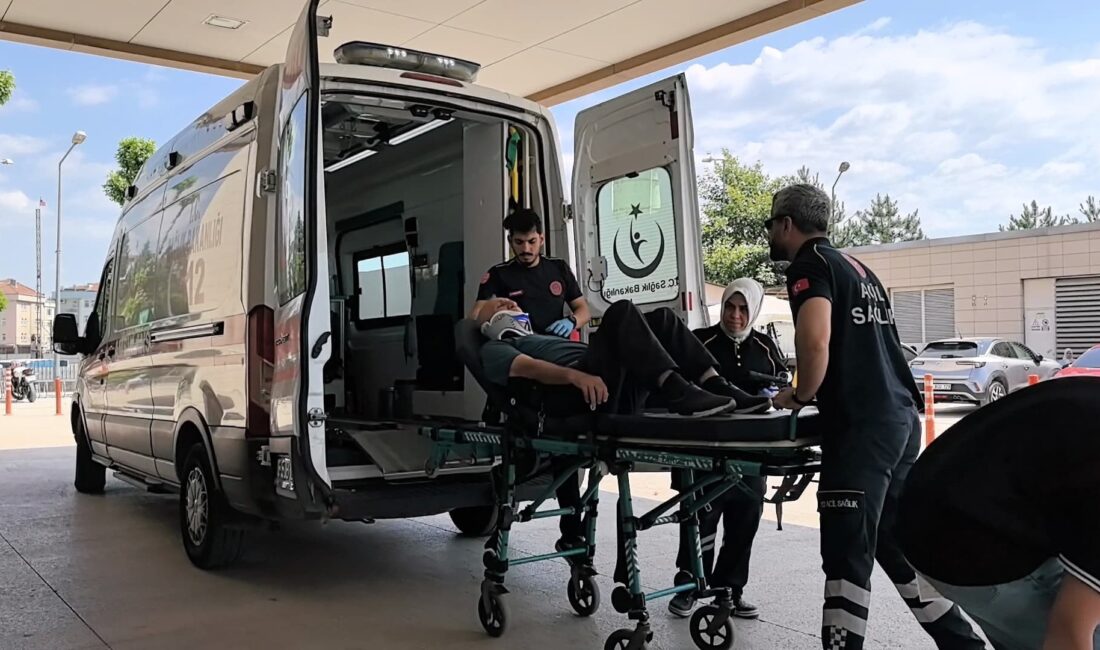 Bursa'nın İnegöl ilçesinde meydana gelen kazada otomobil ile çarpışan traktörün