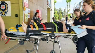 Bursa'nın İnegöl ilçesinde meydana gelen kazada hafif ticari araç ile