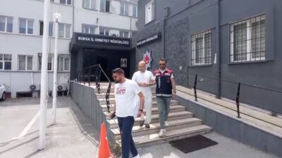 Bursa'da internet üzerinden iş başvurusu yapan bir kadın, çalışmaya başladığı