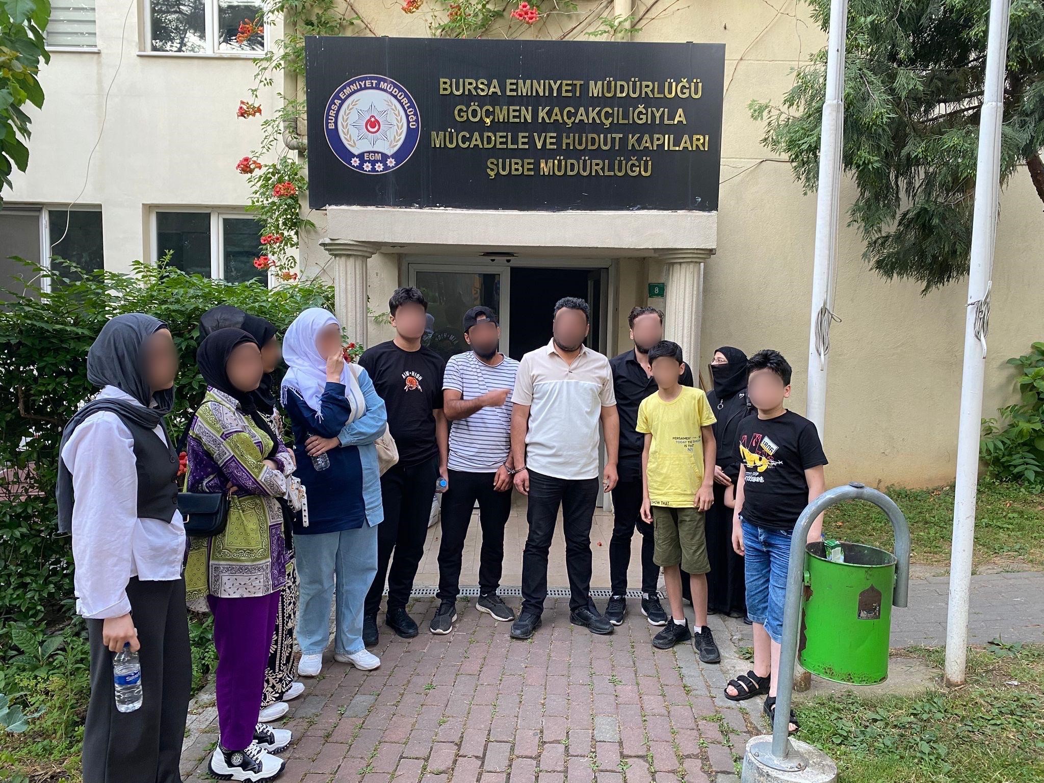Bursa’da göçmen kaçakçılığına yönelik düzenlenen operasyonda, yasa dışı yollarla ülkeye