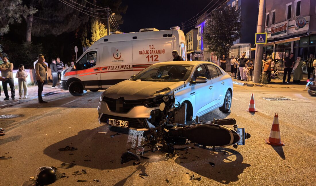 Bursa'nın İnegöl ilçesinde otomobil ile çarpışan motosikletin sürücüsü ağır yaralandı.
