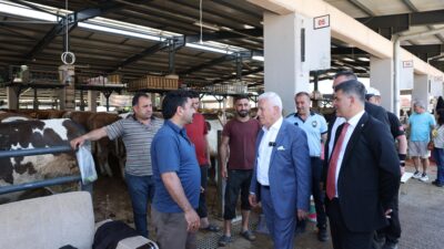 Bursa Büyükşehir Belediye Başkanı Mustafa Bozbey, Osmangazi Belediyesi Kurban Pazarı’nı