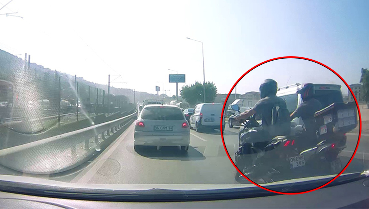 Bursa’da seyir halindeki iki motosikletli, yoğun trafikte araçların arasından geçmeye