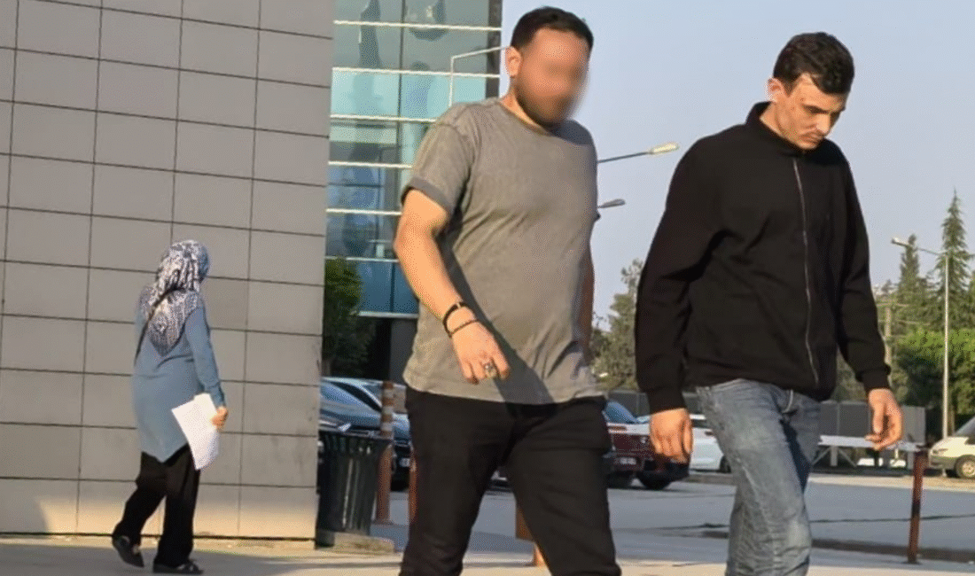 Bursa'nın İnegöl ilçesinde kamu görevlilerini yaralayan saldırgan tutuklandı.
