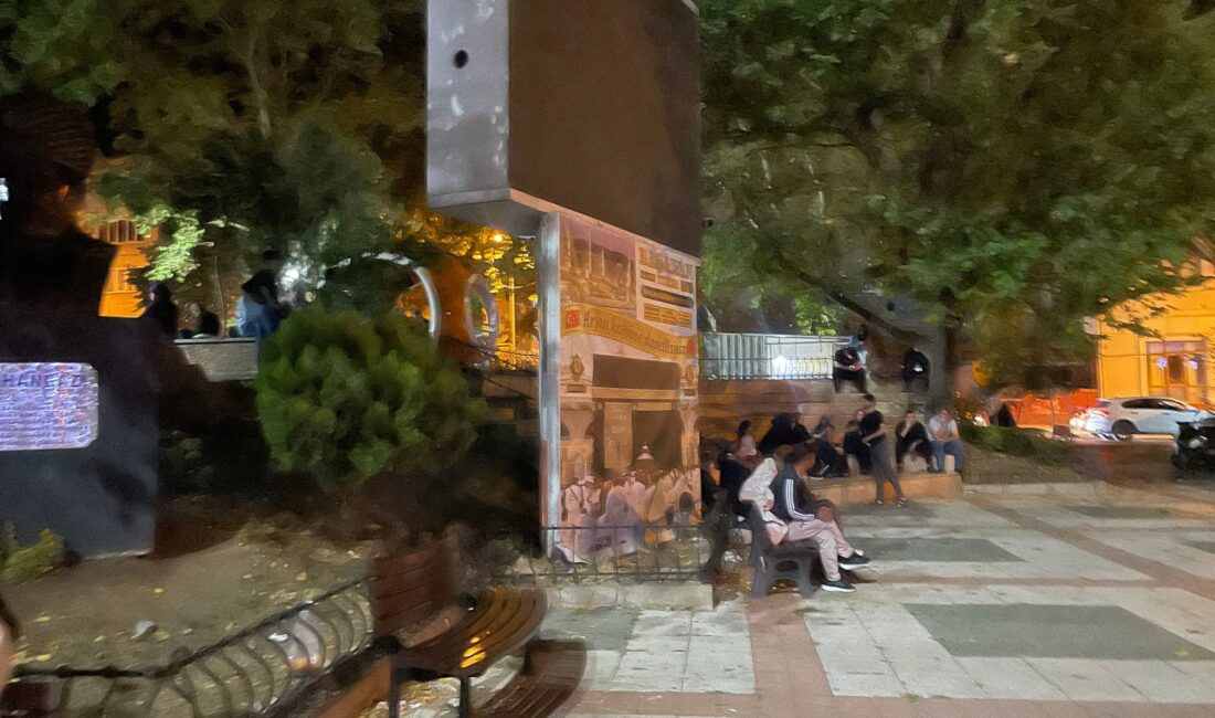 Bursa'nın Gemlik ilçesi merkezli meydana gelen art arda depremler vatandaşlara