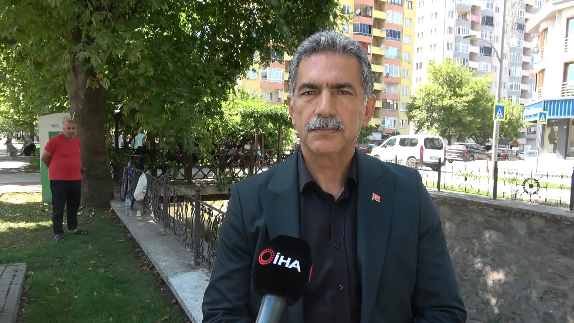 Gemlik Belediye Başkanı Şükrü Deviren, ilçede son günlerde yaşanan depremlerin