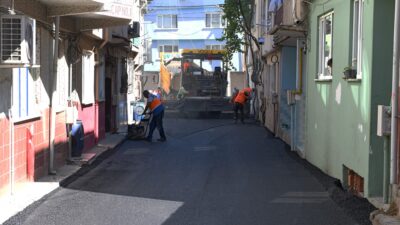 Osmangazi genelinde eskimiş ve bozuk yol bırakmamak için çalışmalarını sürdüren