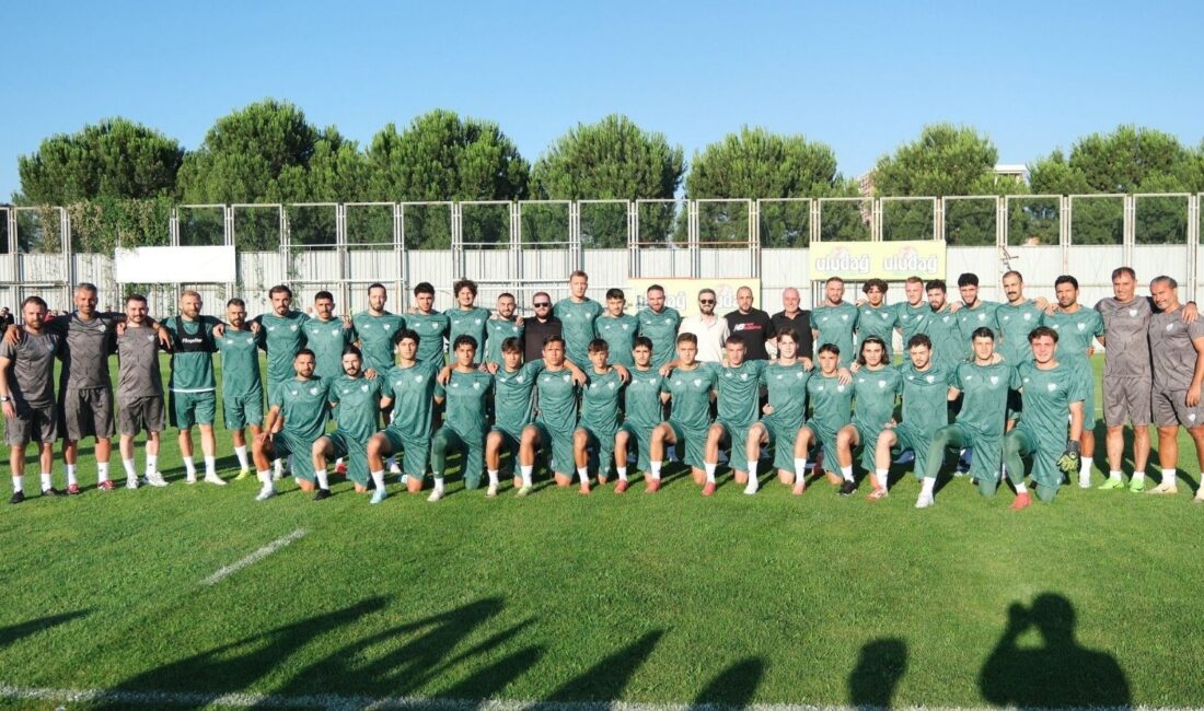 TFF 2. Lig Kırmızı Grup'ta mücadele edecek Bursaspor, sezonun ilk