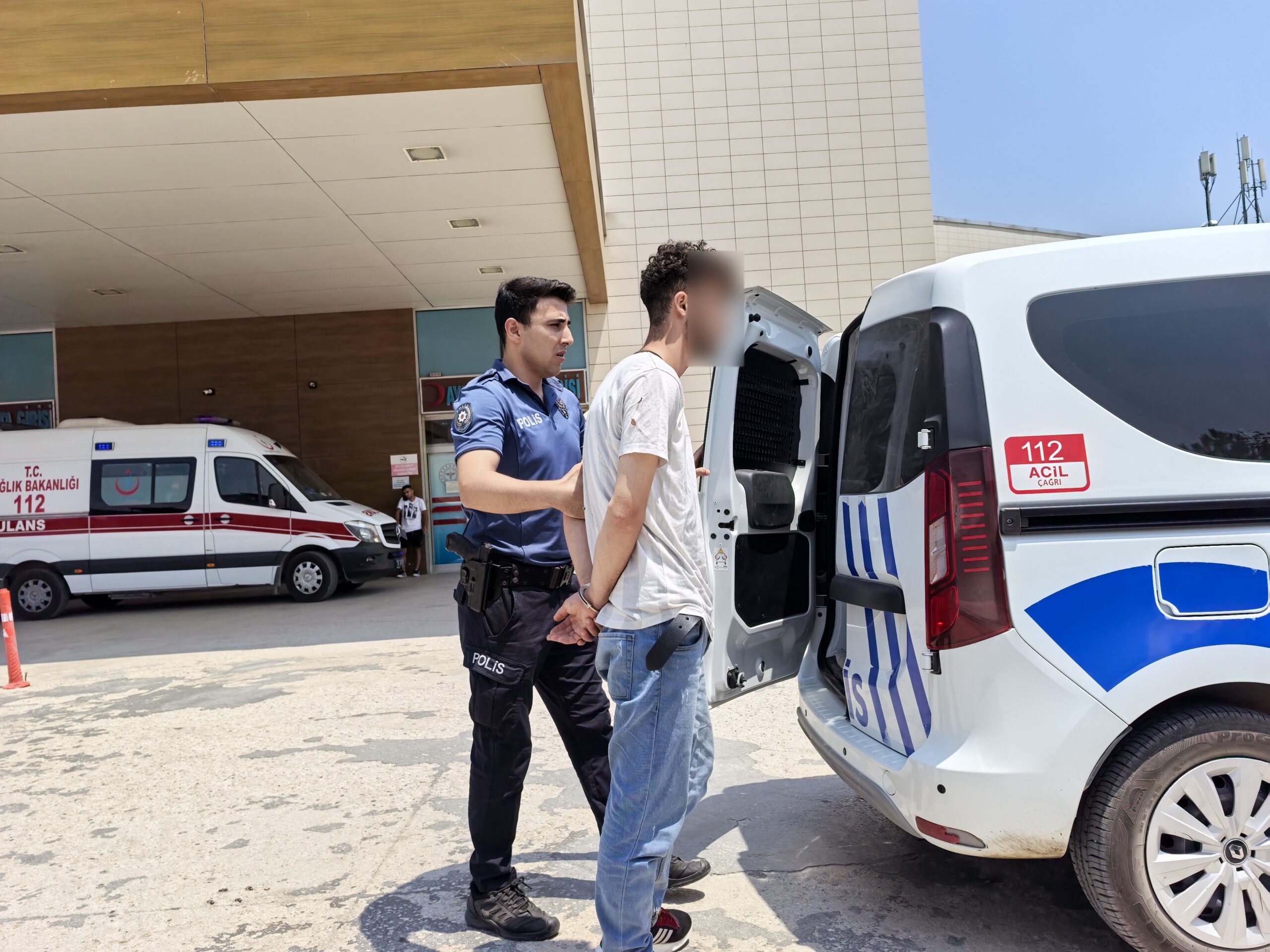 Bursa'nın İnegöl ilçesinde alkollü genç, kendisini su ile serinletmeyen bahçıvanı