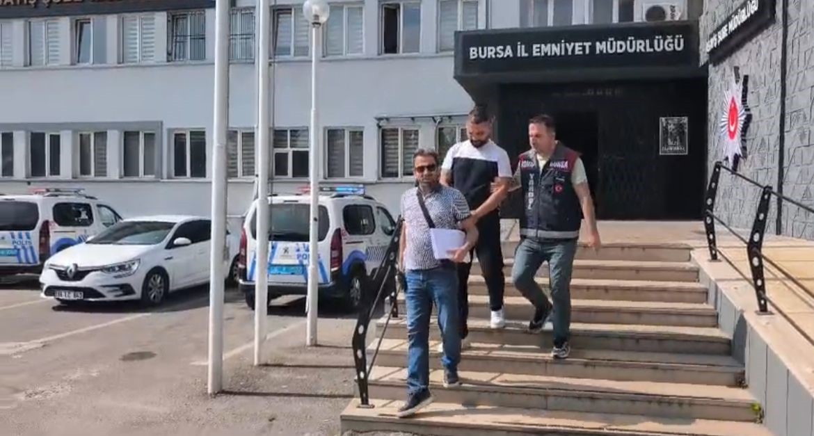Bursa’da internet ilanı üzerinden satışa sunulan cep telefonlarını almak için