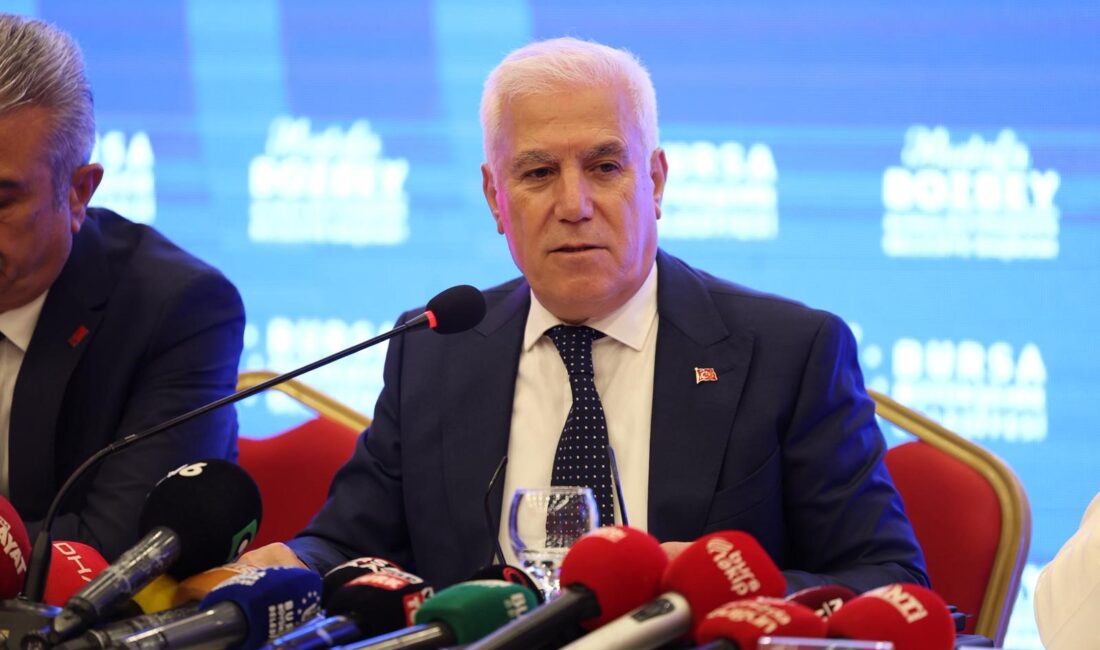 Bursa'da barajlar S.O.S. veriyor. Büyükşehir Belediye Başkanı Mustafa Bozbey, iki