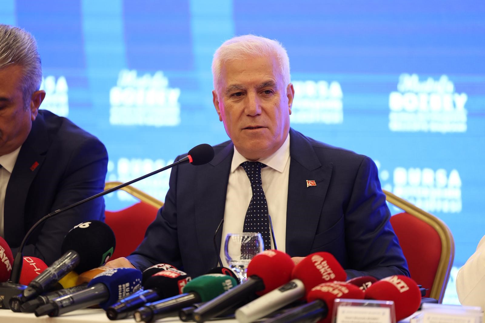 Bursa'da barajlar S.O.S. veriyor. Büyükşehir Belediye Başkanı Mustafa Bozbey, iki