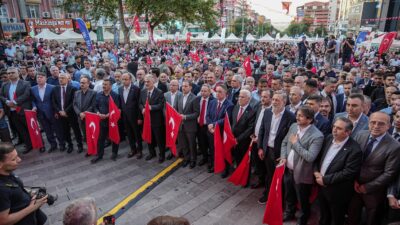 Bursa'da 15 Temmuz Demokrasi ve Milli Birlik Günü'nde şehitler anıldı.
