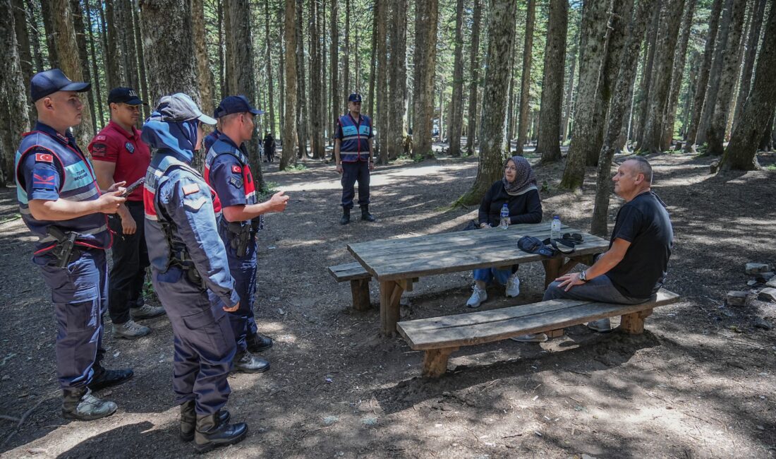 Bursa'nın gözde turizm merkezlerinden Uludağ'da jandarma ekipleri, orman yangınlarına karşı