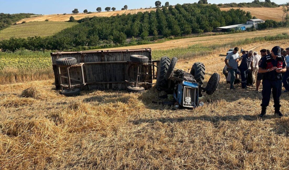 Mustafakemalpaşa Adaköy Mahallesi'nde devrilen traktörün altında kalan kişi, hayatını kaybetti.
