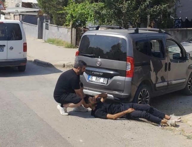 Bursa'nın İnegöl ilçesinde meydana gelen kazada kamyonet ile çarpışan motosikletin