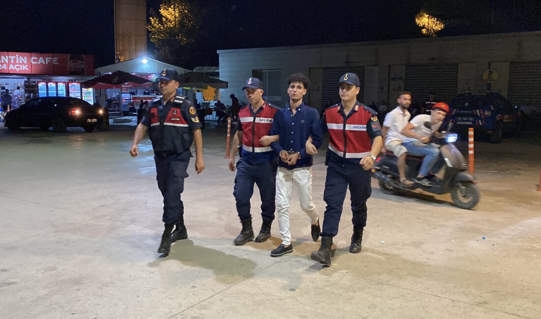 Bursa'nın İnegöl ilçesinde Jandarma komutanlığı ekipleri uyuşturucu hap satışı yapan