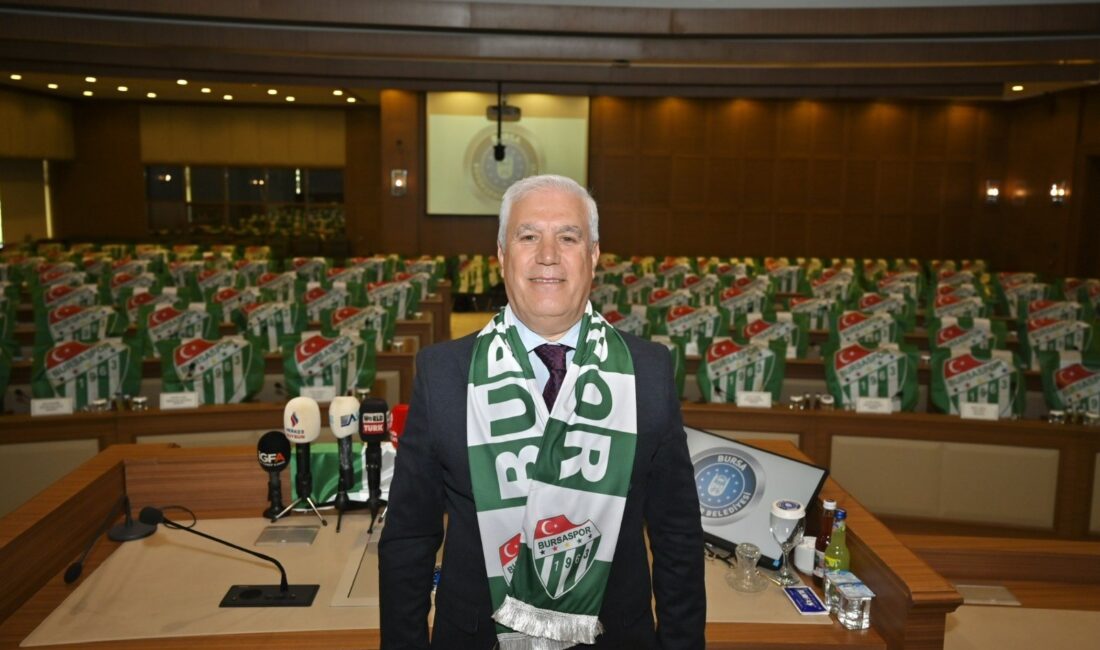 Sosyal medyada 'BursanınBozbeyiVar' etiketiyle gündem olan Bursaspor taraftarı, Bursa Büyükşehir