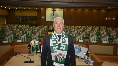Sosyal medyada 'BursanınBozbeyiVar' etiketiyle gündem olan Bursaspor taraftarı, Bursa Büyükşehir