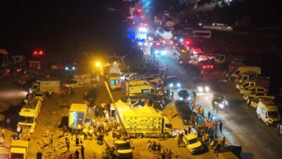 Bursa'nın Harmancık ilçesinde 4'üncü gününe gelinen orman yangına müdahale eden