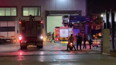 Bursa'nın İnegöl ilçesinde faaliyet gösteren bir tekstil fabrikasında yangın çıktı.