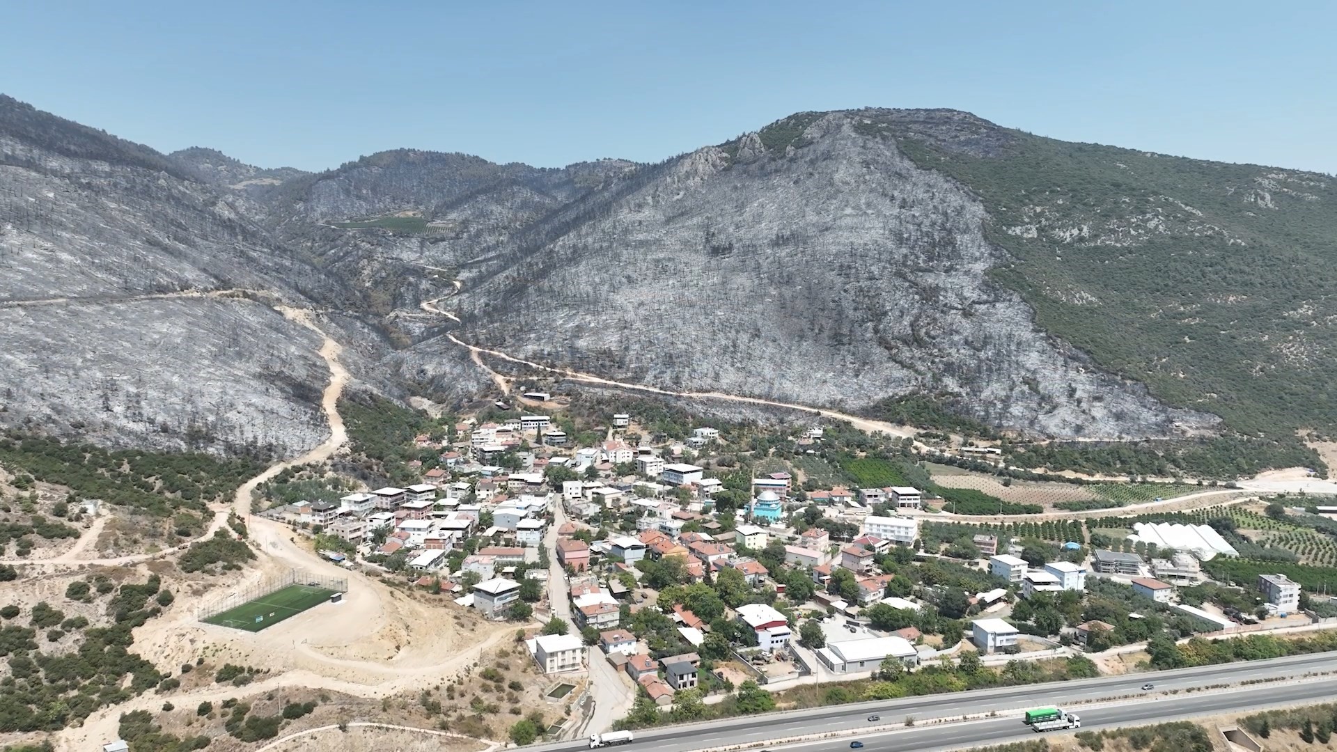 Bursa'nın ciğerlerini yakıp kavuran orman yangınlarından geriye karanlık ve sessizlik